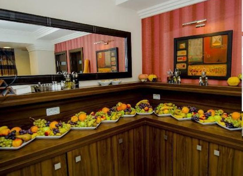 Buffet Photo