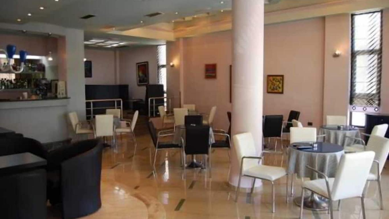 New Heaven Hotel