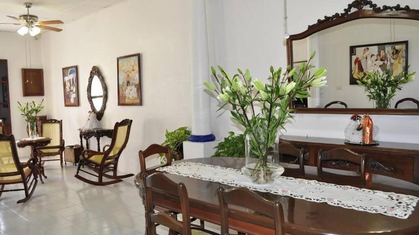 Hotel Casa Blanca