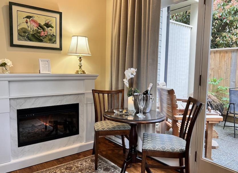 Dining room Photo