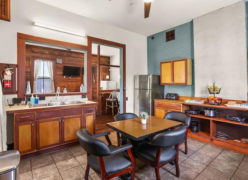 Kitchen Photo