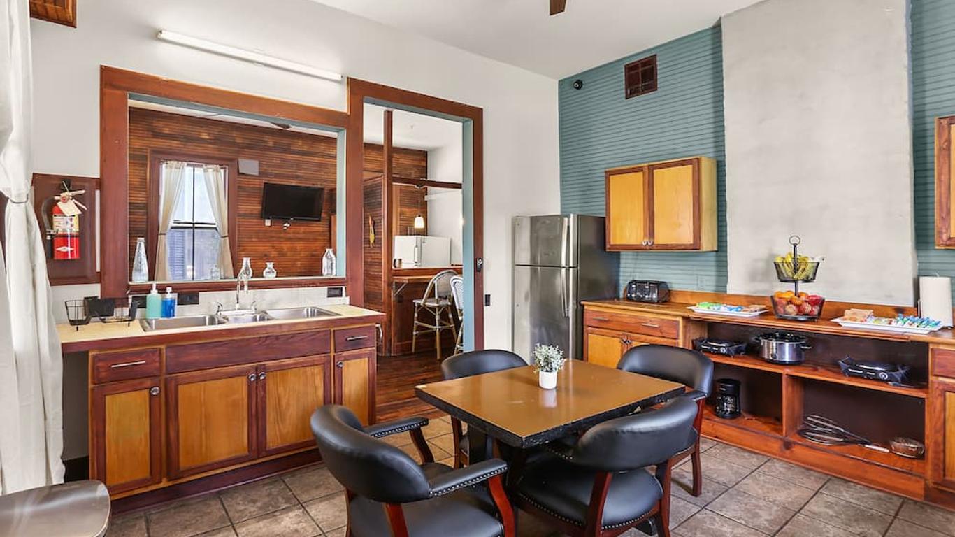 Site 61 Guesthouse