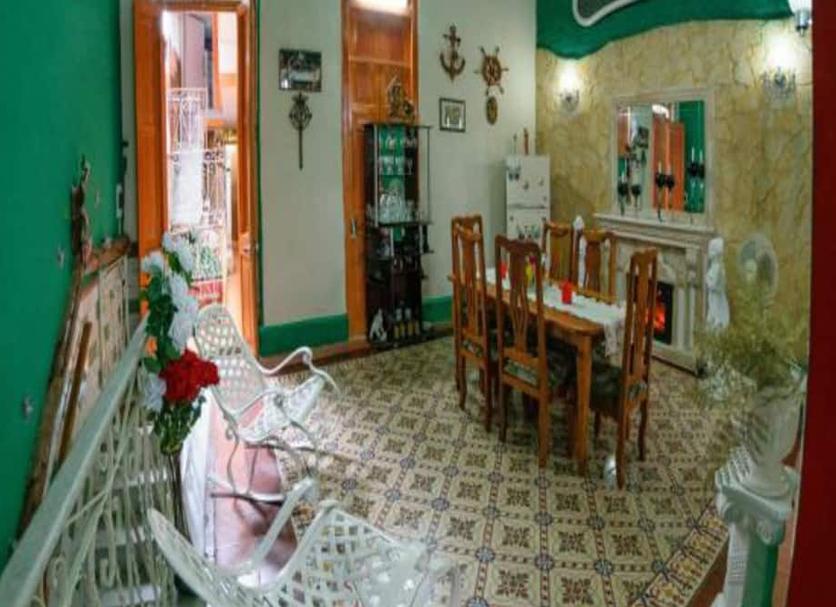 Dining room Photo