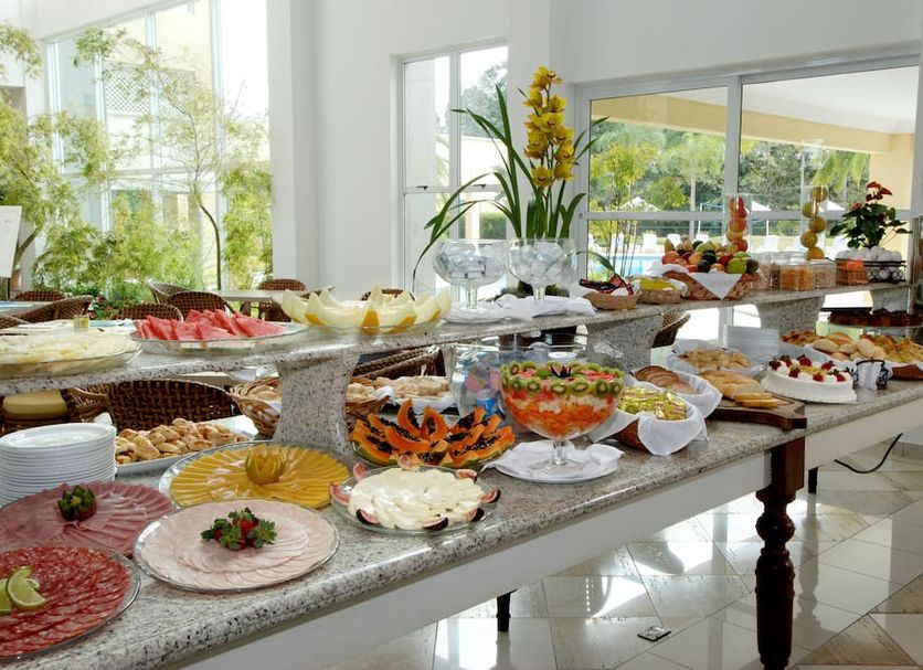 Buffet Photo