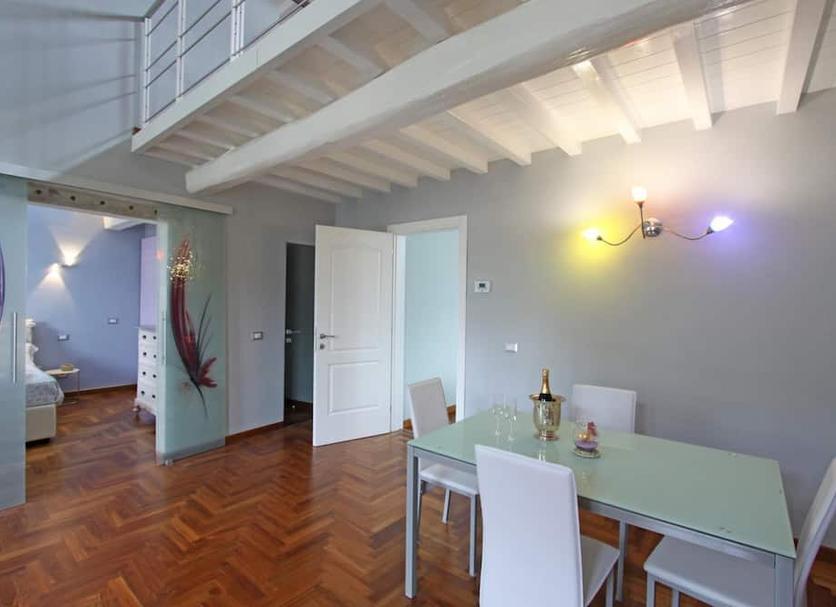 Dining room Photo