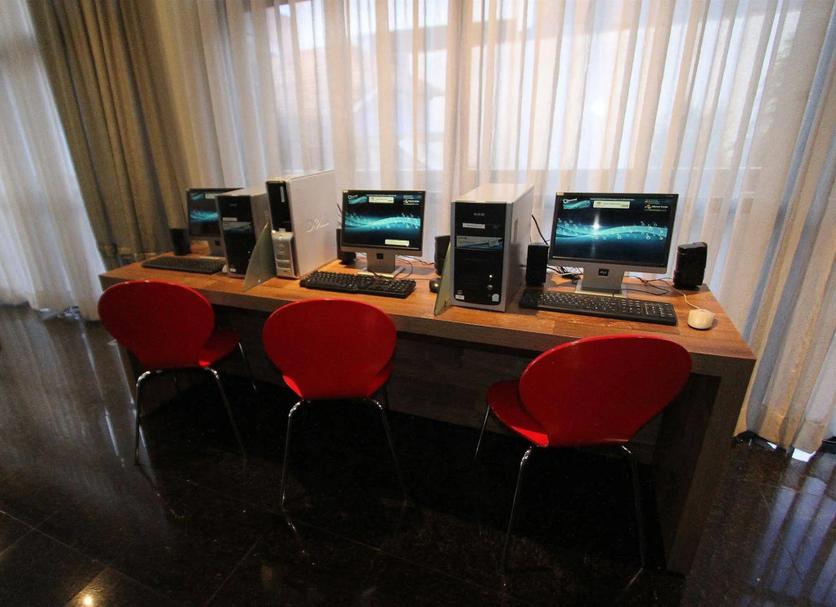 Business center Photo