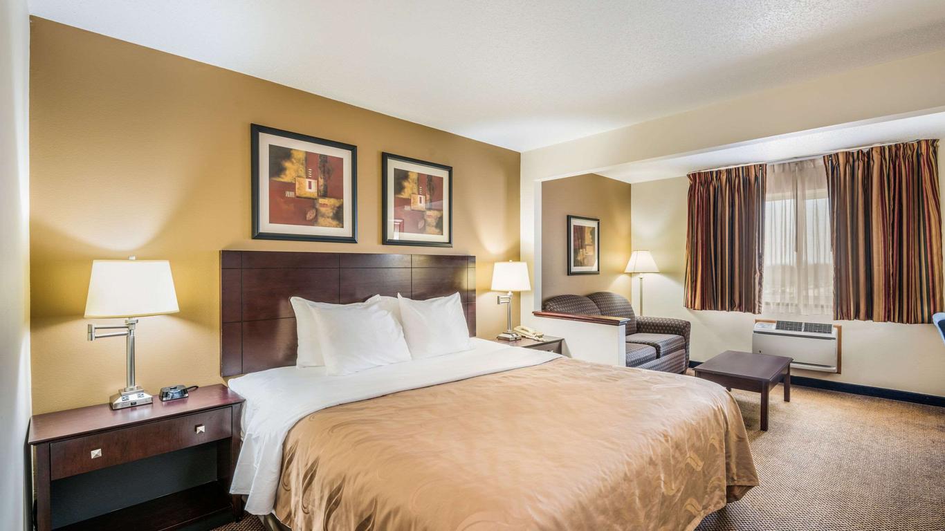 Quality Inn & Suites Eldridge Davenport North