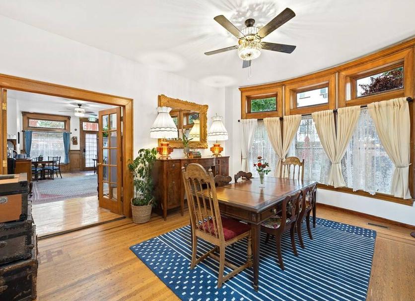 Dining room Photo