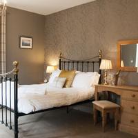 The Poplars Rooms & Cottages