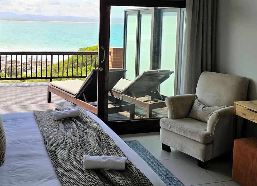 Shaloha Guesthouse on Supertubes, Jeffrey’s Bay room with balcony and ocean view