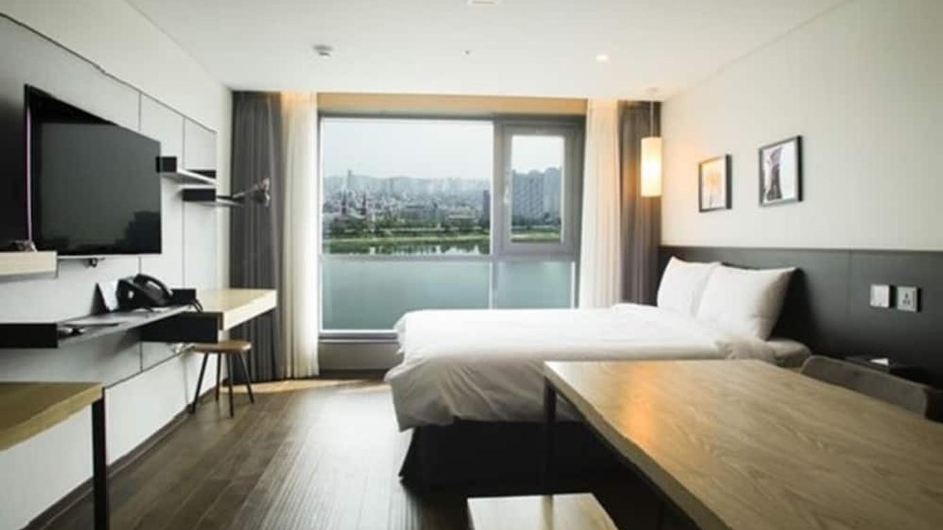 Hotel Riverside