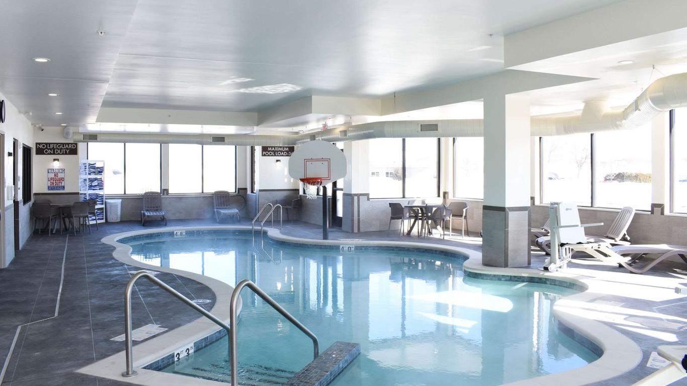 Sleep Inn and Suites Oregon - Madison