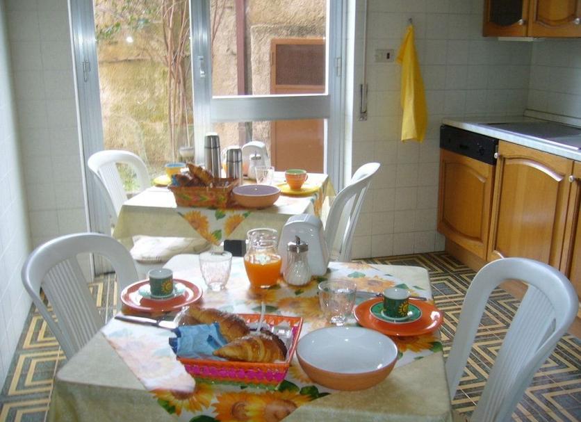 Dining room Photo