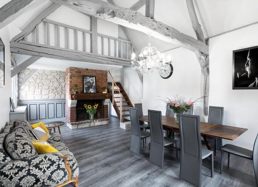 Dining room Photo