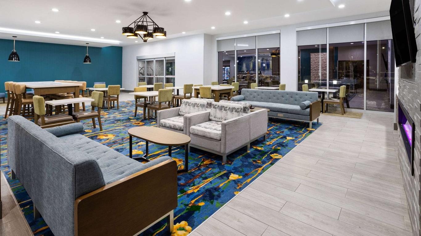 La Quinta Inn & Suites by Wyndham Locust Grove