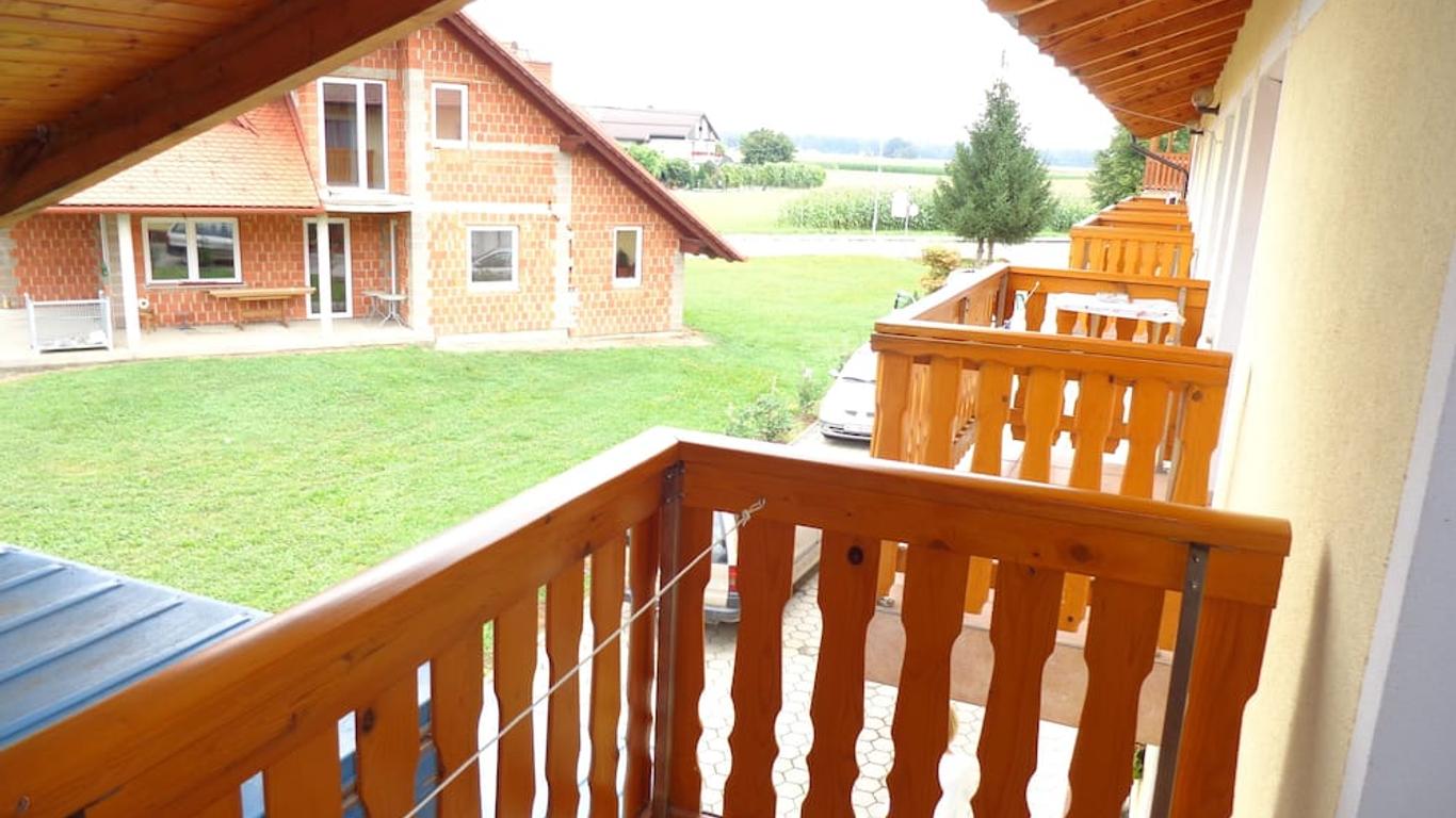 Tourist Farm Salamun