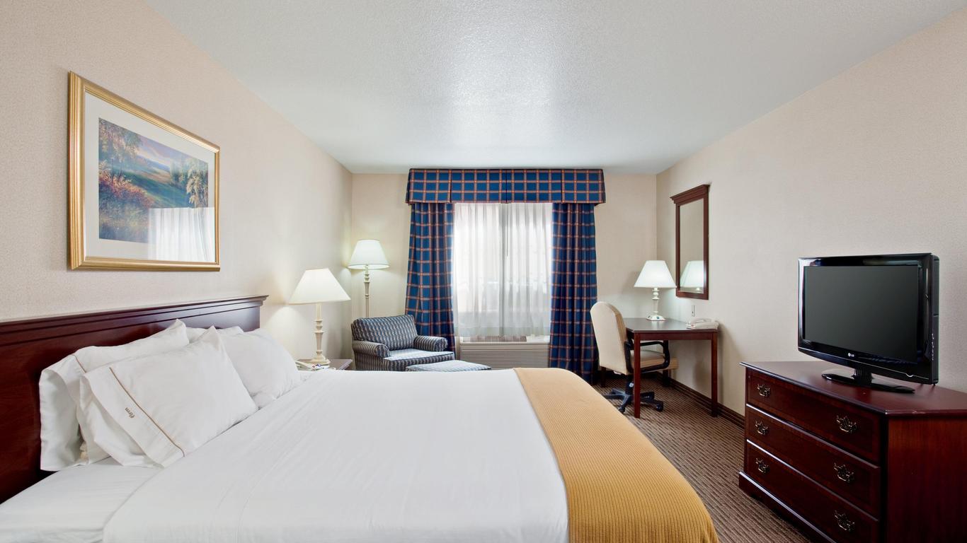 Holiday Inn Express & Suites Jackson