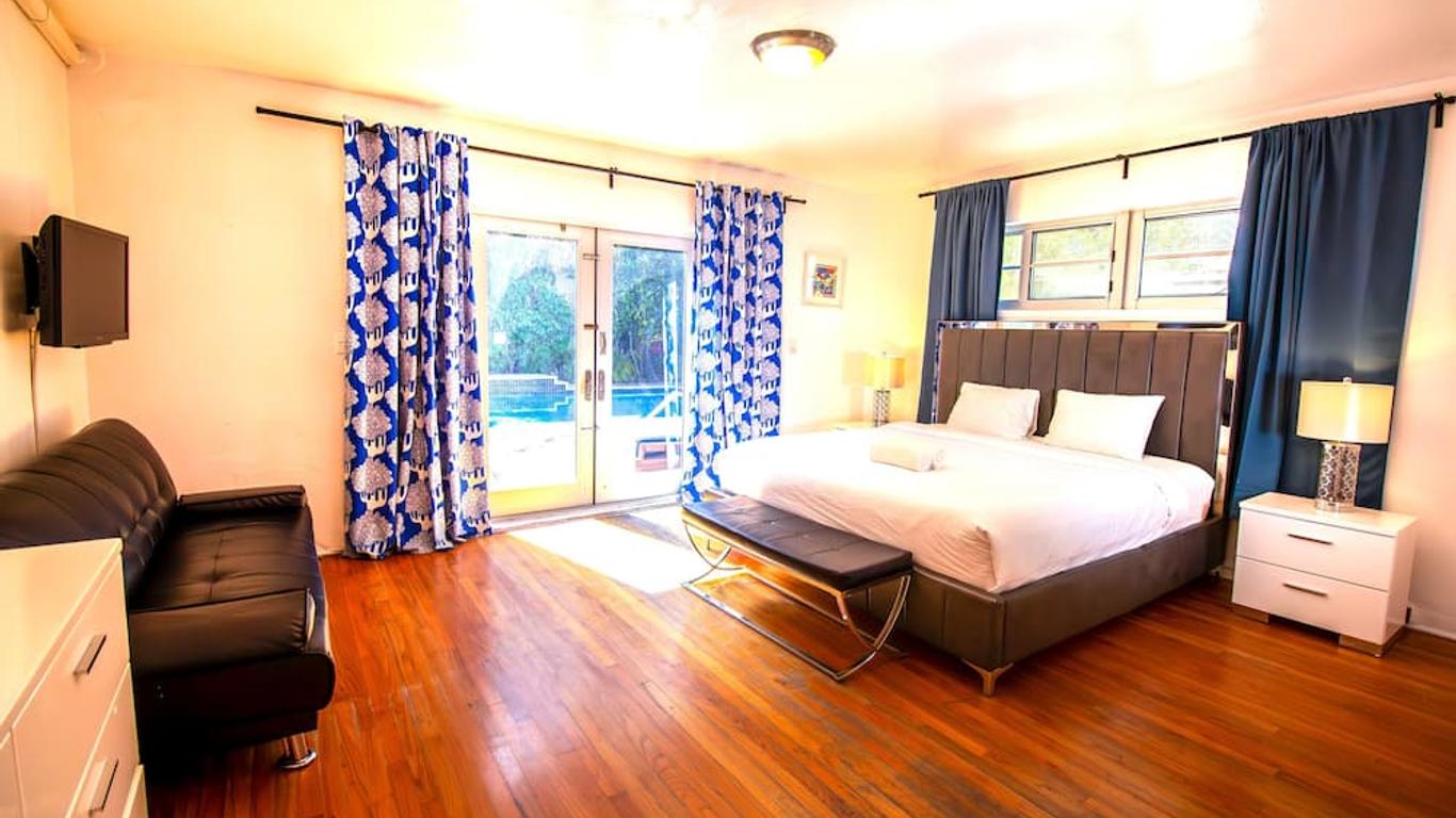 L'Etoile Apartments Part of the Oasis Casita Collection
