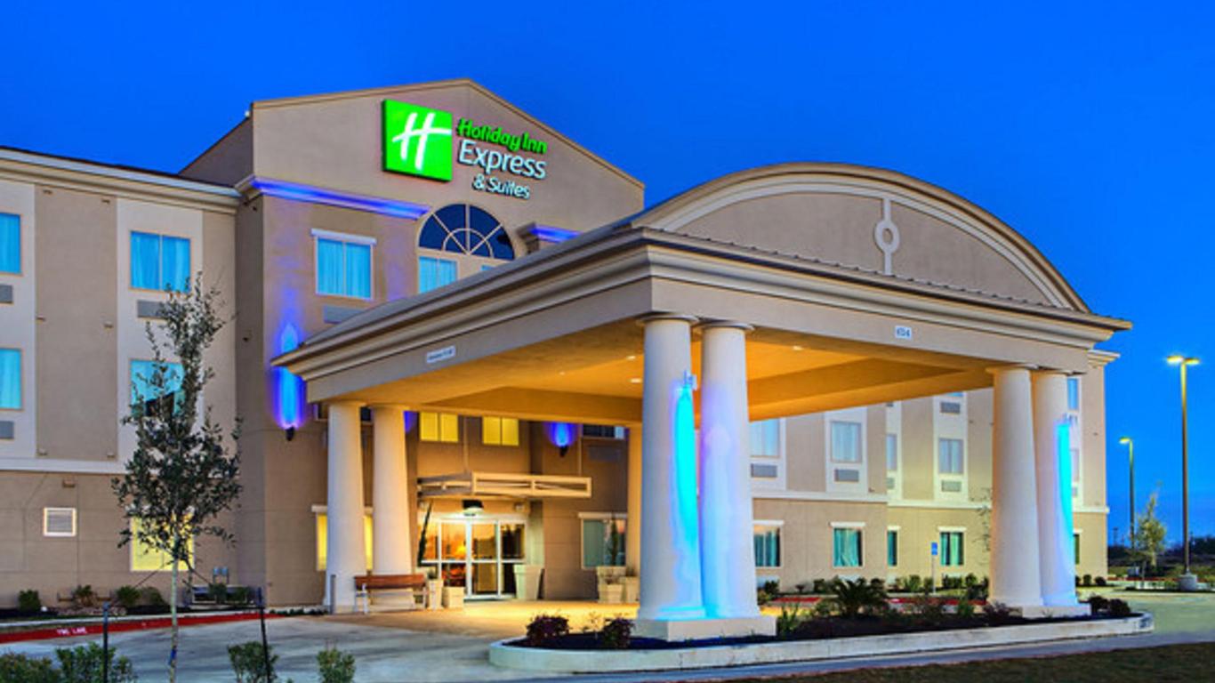 Holiday Inn Express & Suites Cotulla