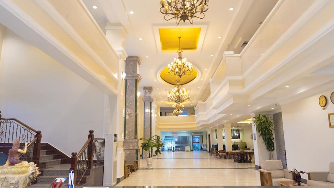 Pursat Riverside Hotel & Spa