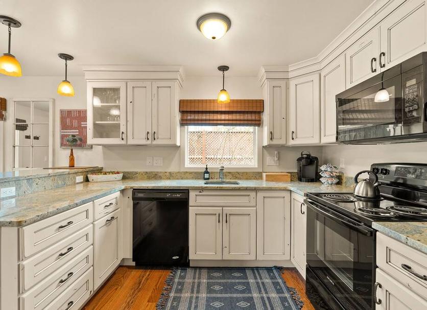 Kitchen Photo