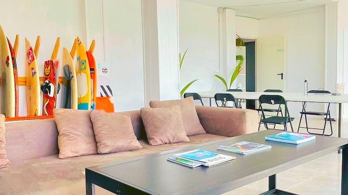 Area Surf House