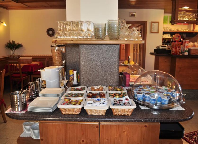 Buffet Photo