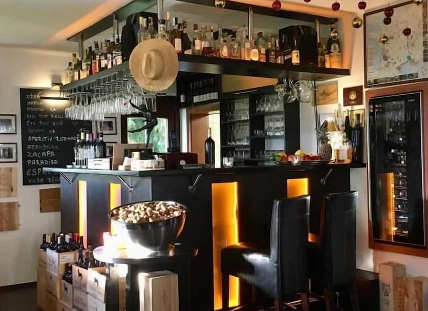 Bar Photo