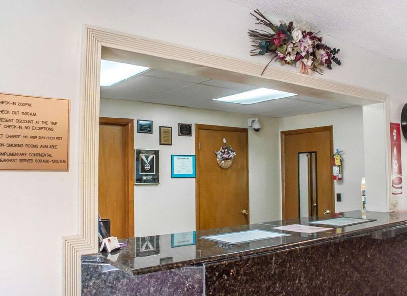 Front desk Photo