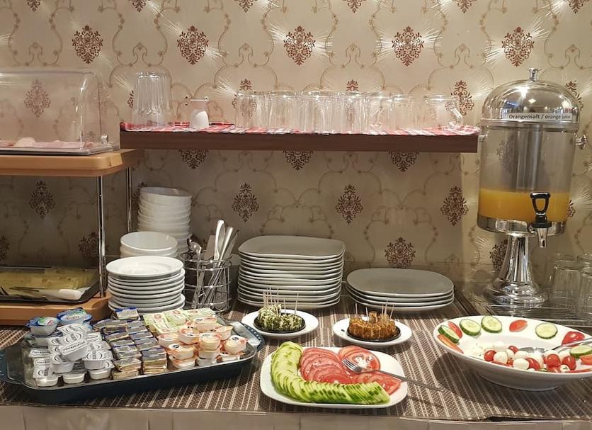 Buffet Photo