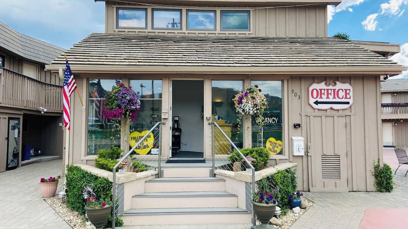 Woodland Motel