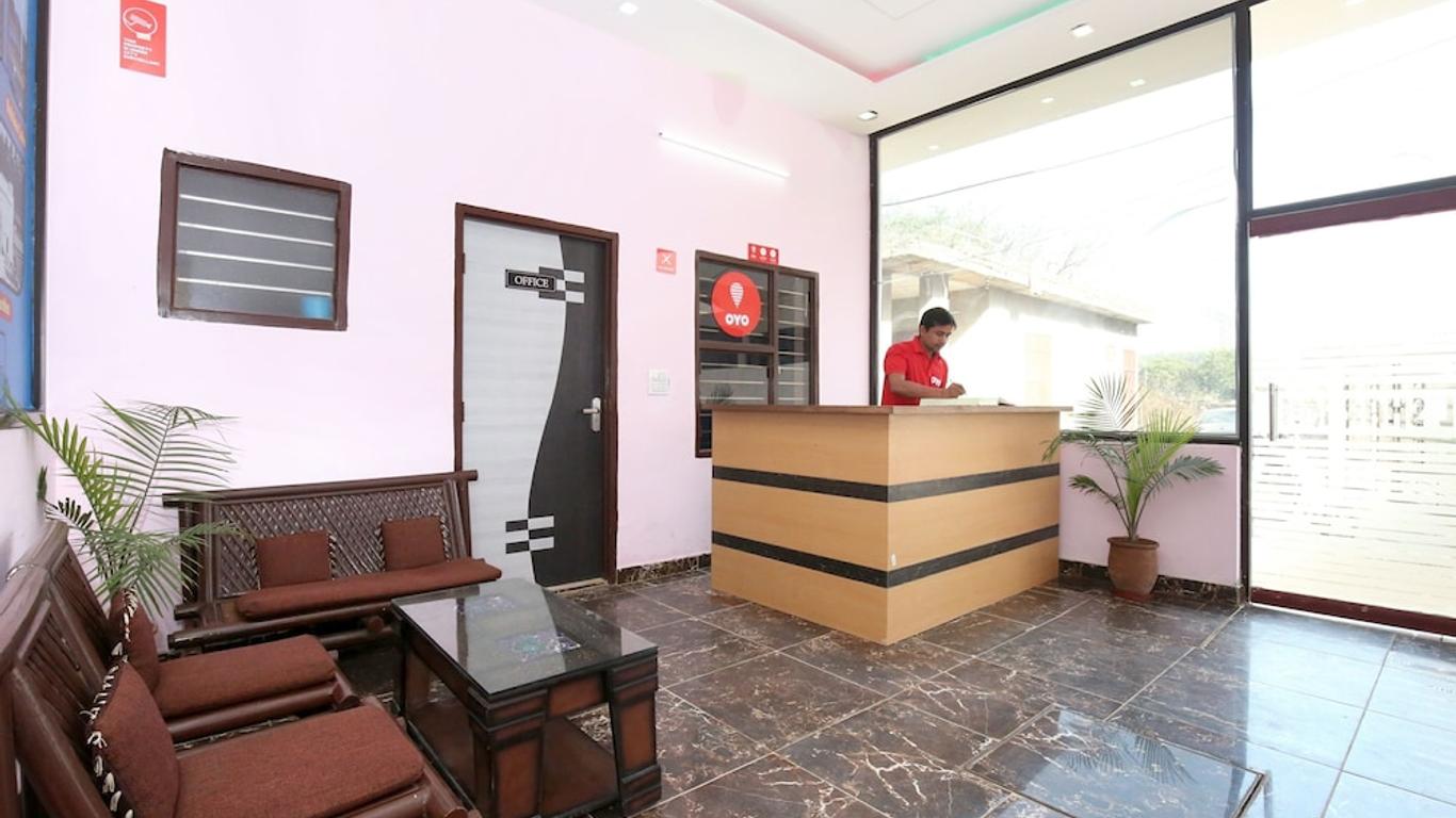 Oyo 11497 Hotel Sharnam