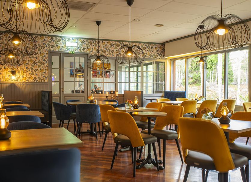Restaurant Photo