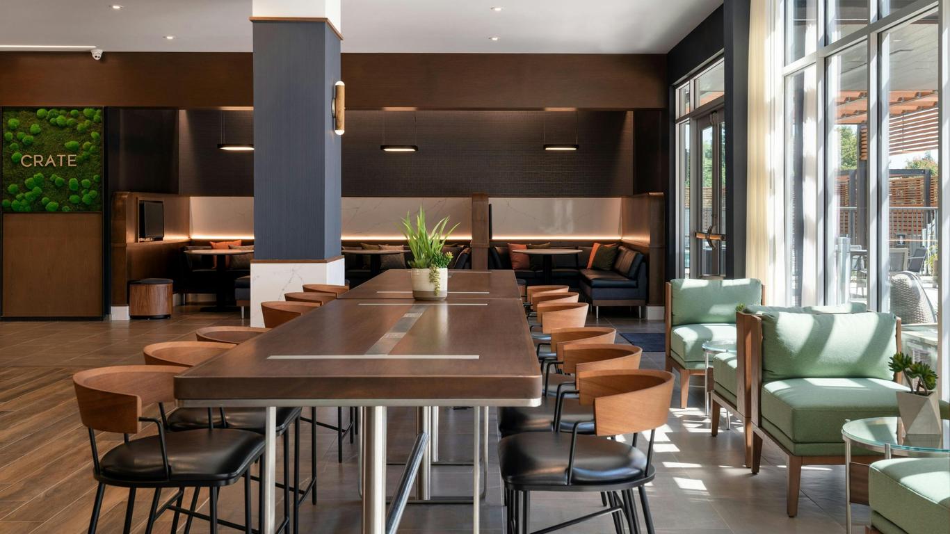Courtyard by Marriott Fresno Clovis