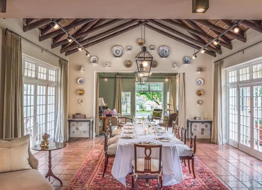Dining room Photo