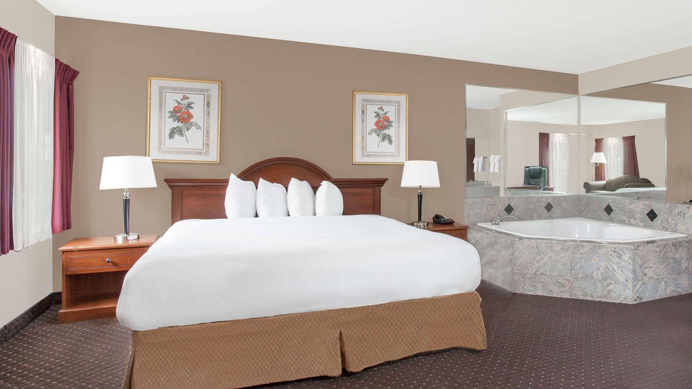 Baymont Inn & Suites by Wyndham San Marcos Outlet Malls