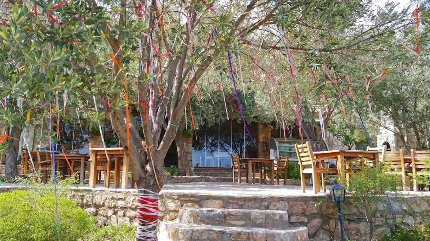 Zephyros Hotel