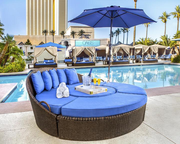 20 Best Pools in Vegas for Fun & Relaxation (Updated for 2023)