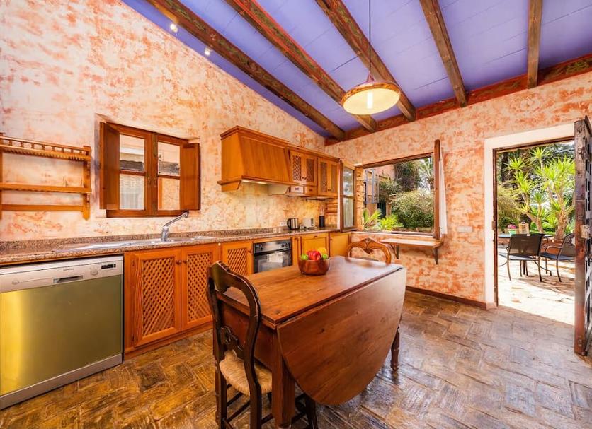 Kitchen Photo