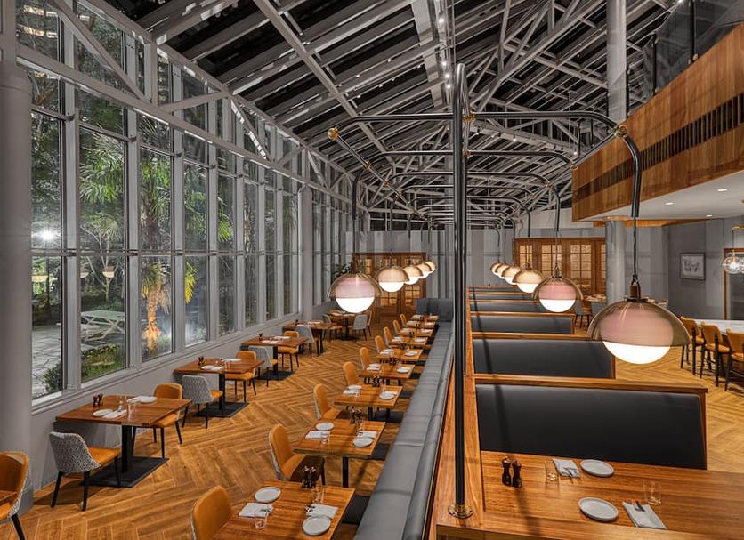Restaurant Photo