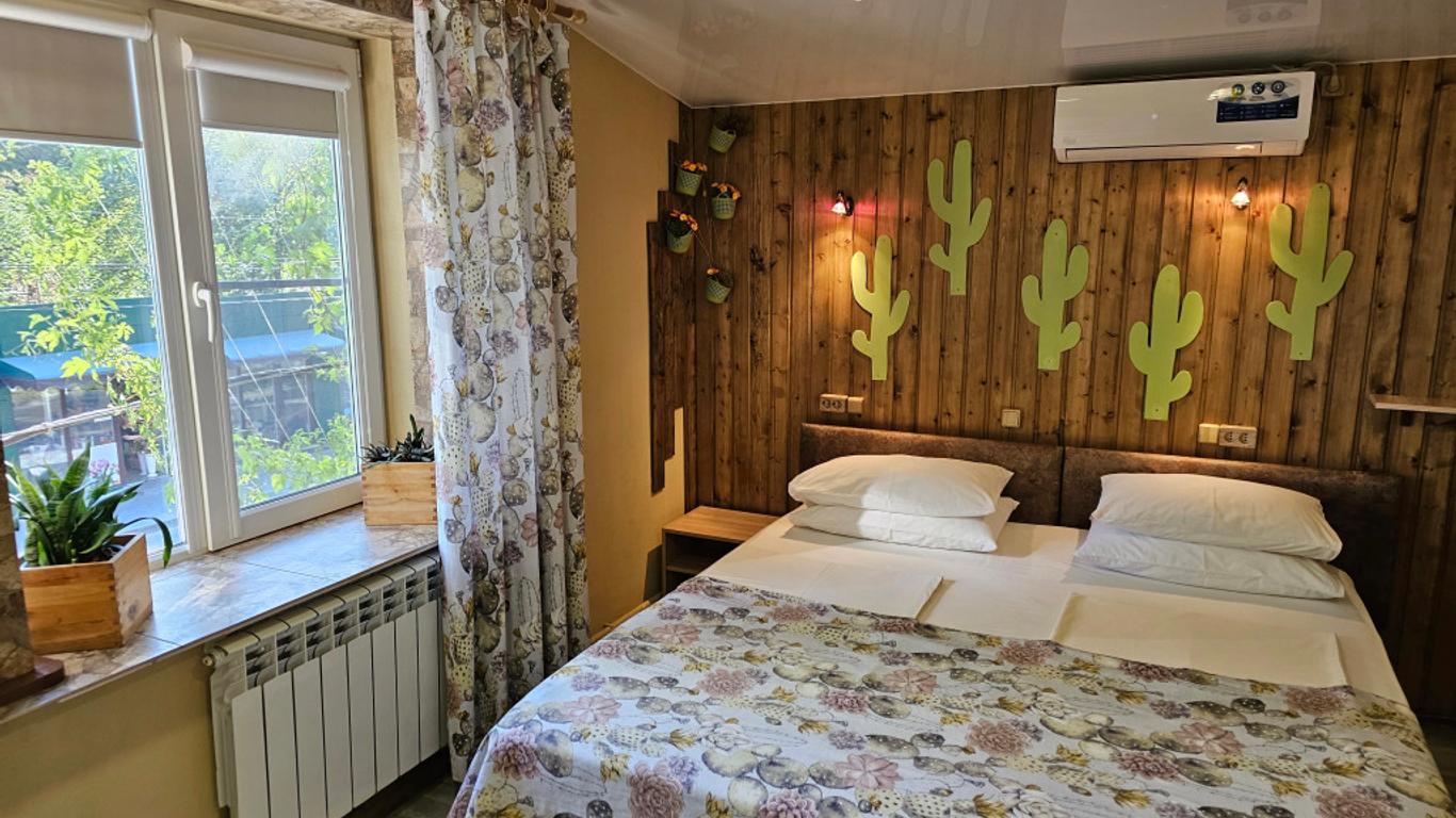 Lemon Joe Hotel