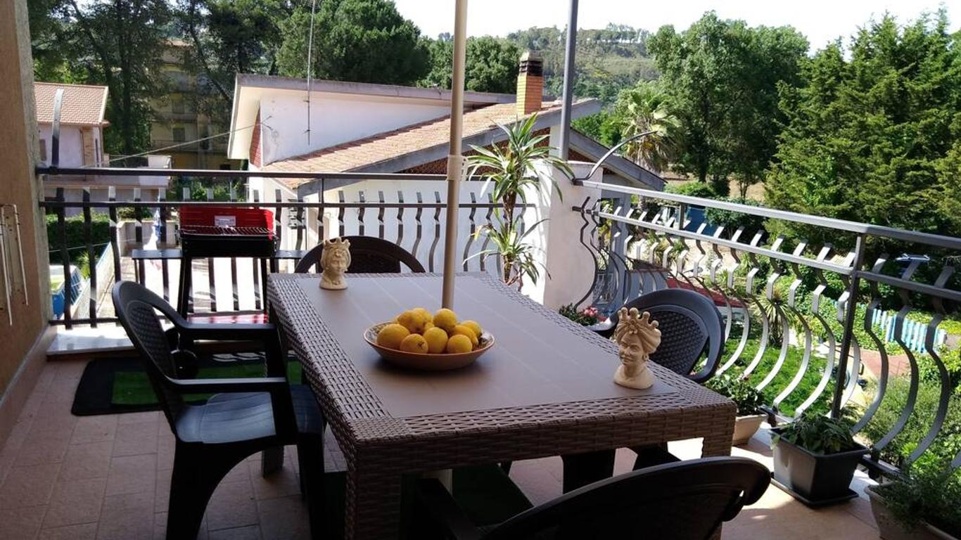 Pergusa Lake Home