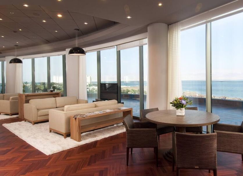 Royal Dead Sea - Hotel & Spa lounge with sea-view windows overlooking the Dead Sea in Ein Bokek