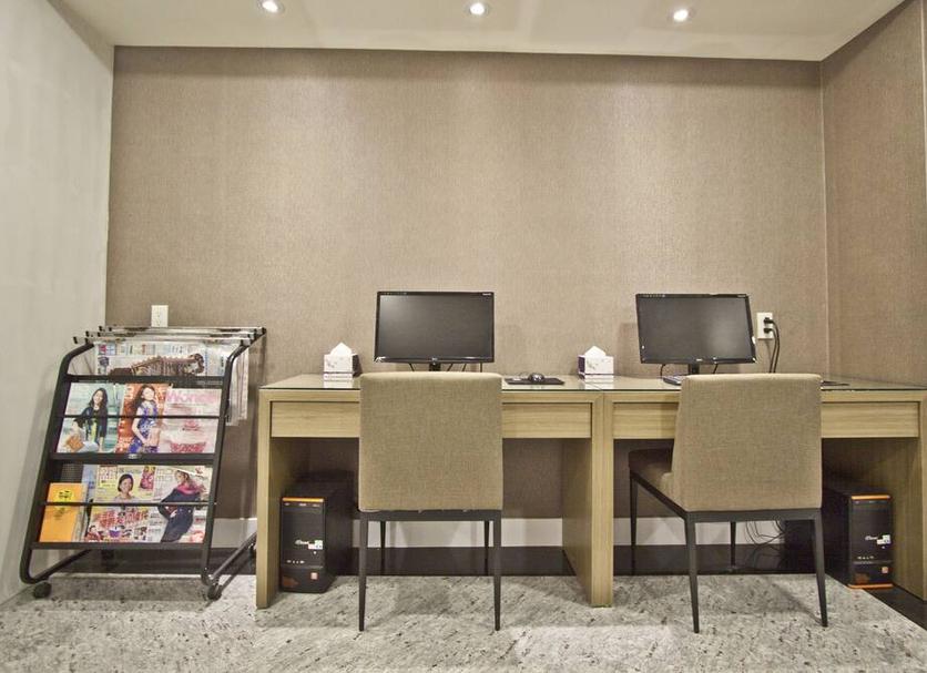 Business center Photo