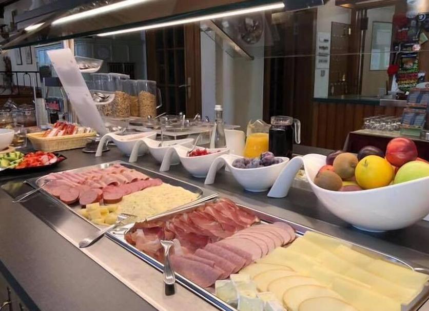 Buffet Photo