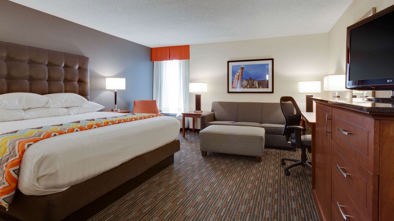 Drury Inn & Suites Columbia Stadium Boulevard from 117. Columbia Hotel