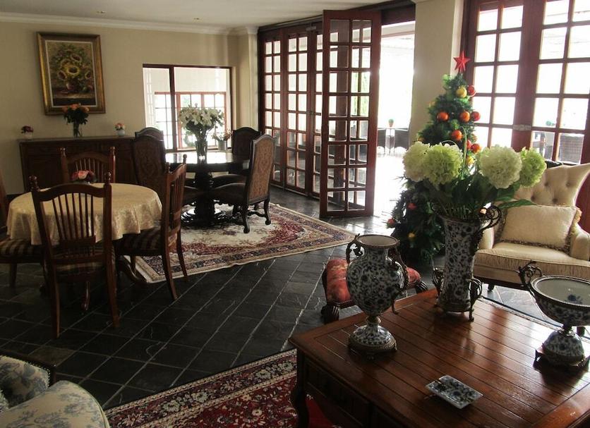 Dining room Photo