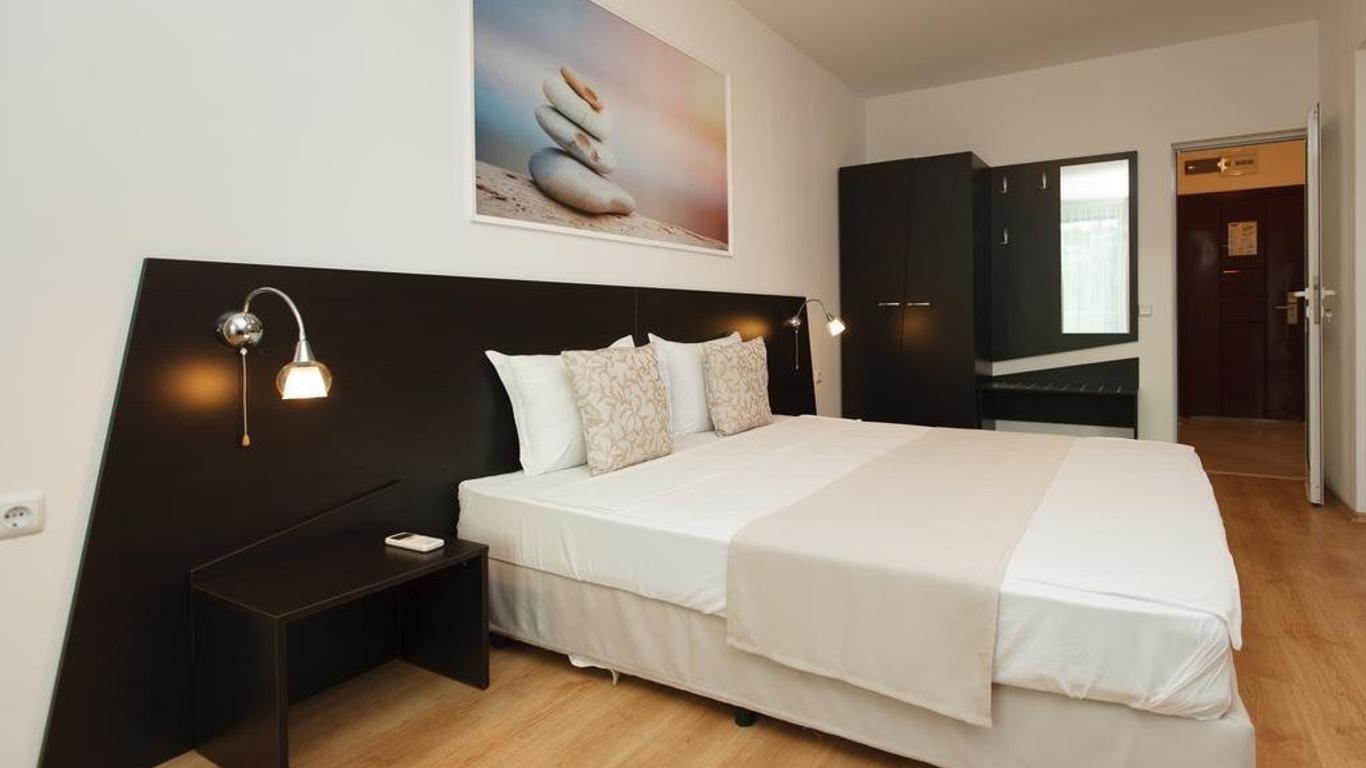 Silver Beach Apart Complex