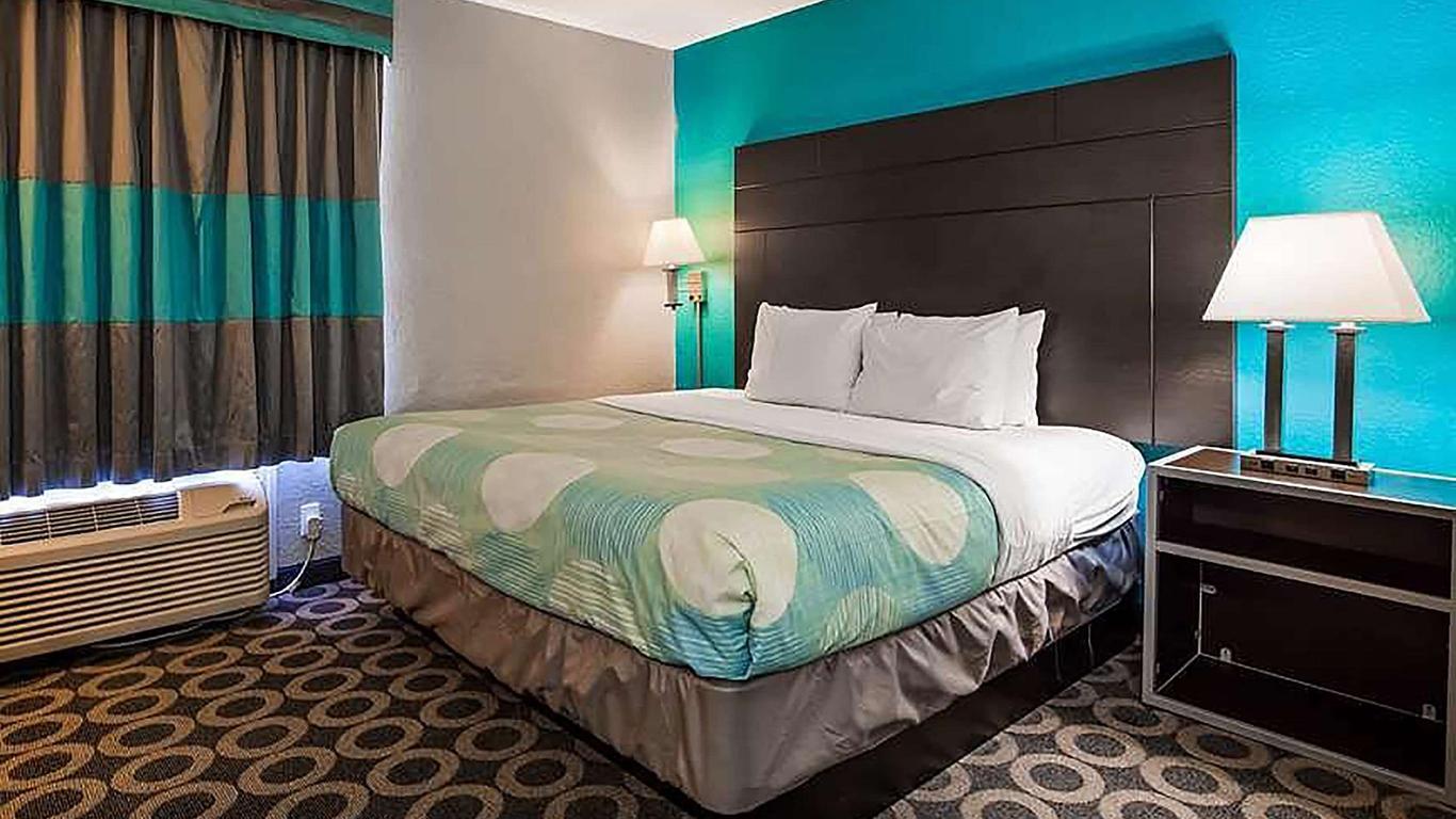 Travelodge by Wyndham San Antonio Downtown Northeast