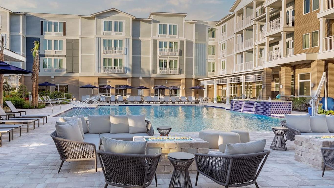 Courtyard Amelia Island